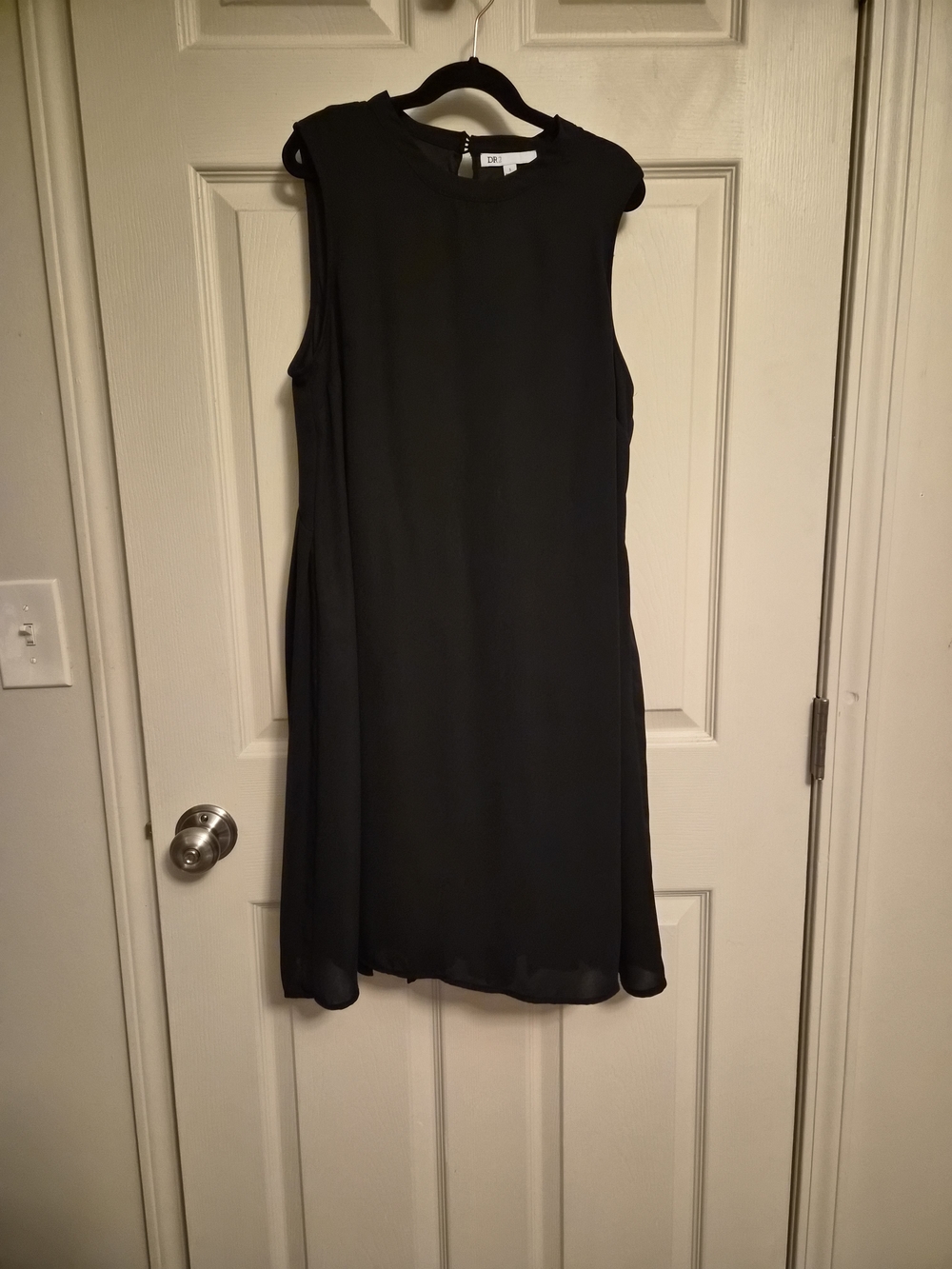 Black Sleeveless Shift Dress - Classic Women's Dress